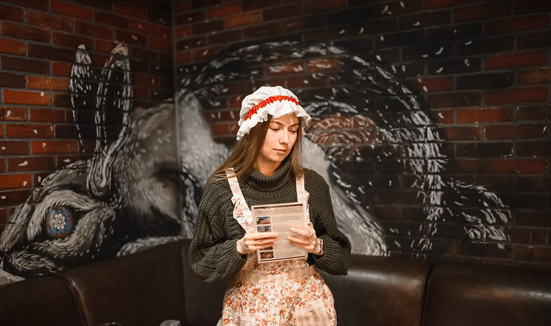 Выездные квесты на Международный женский день: организаторы проводят игру в школе Kazan