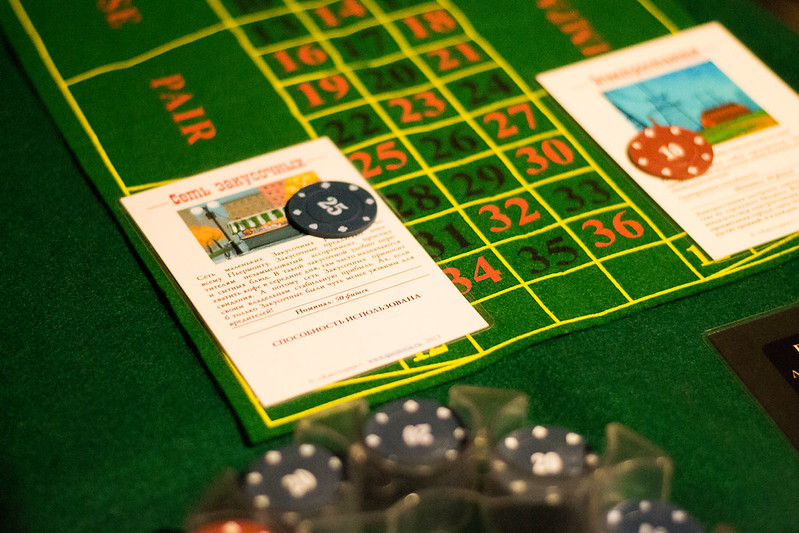 Ведущий развлекает гостей на корпоративе в Kazan